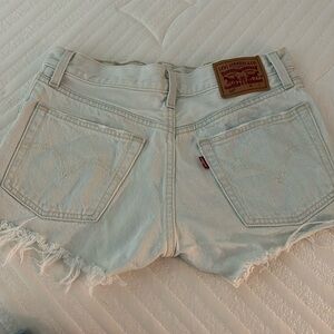 Light wash vintage Levi shorts